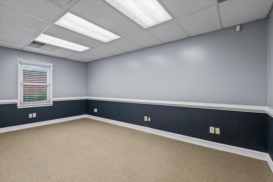 More Photos Of 883 Commerce Dr SW, Conyers Office For Sale