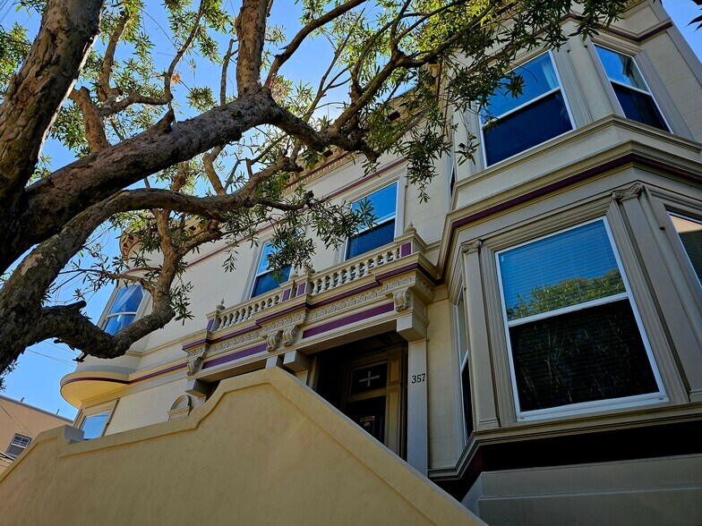 More Photos Of 351 30th St, San Francisco Apartments For Sale