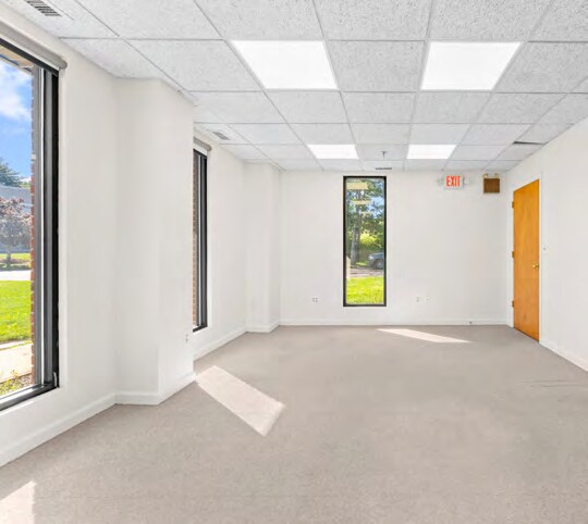More Photos Of 20 Scotland Blvd, Bridgewater Warehouse For Lease