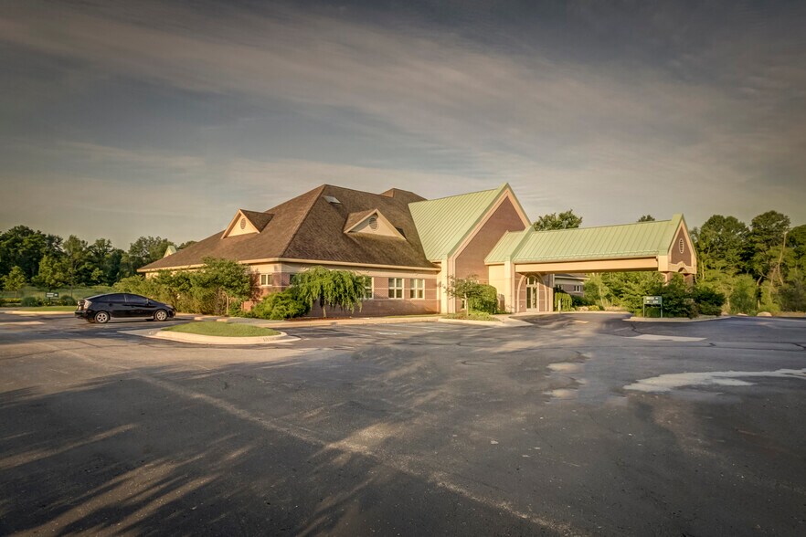 More Photos Of 3770 Capital Ave SW, Battle Creek Medical For Sale