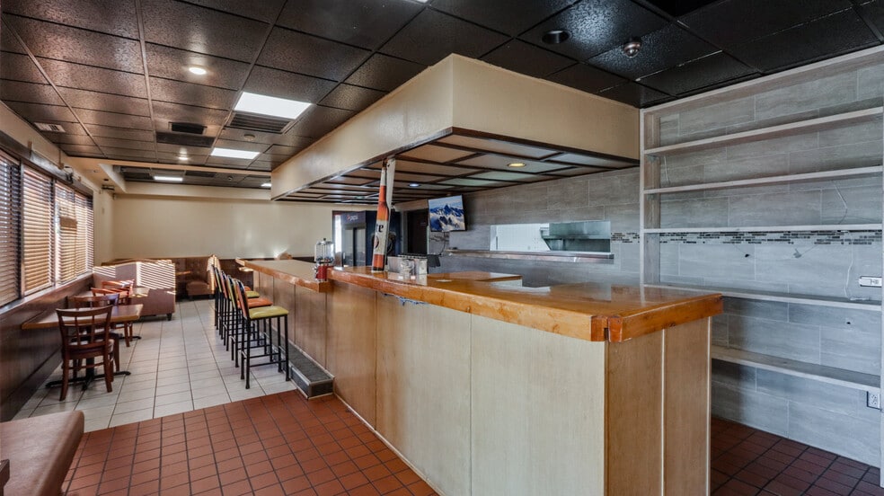 More Photos Of 6220 Texaco Dr, Eau Claire Restaurant For Sale