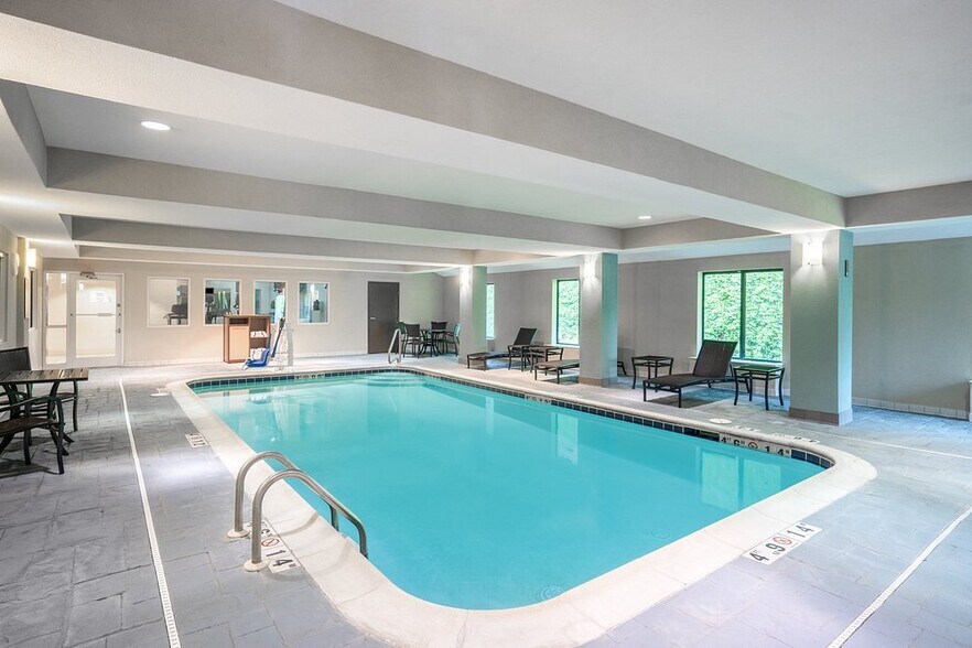 More Photos Of 310 Orchard Hill Dr, Tell City Hotel For Sale