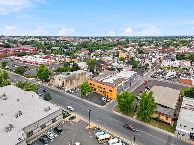 More Photos Of 145-555 Hamilton St, Allentown Showroom For Lease