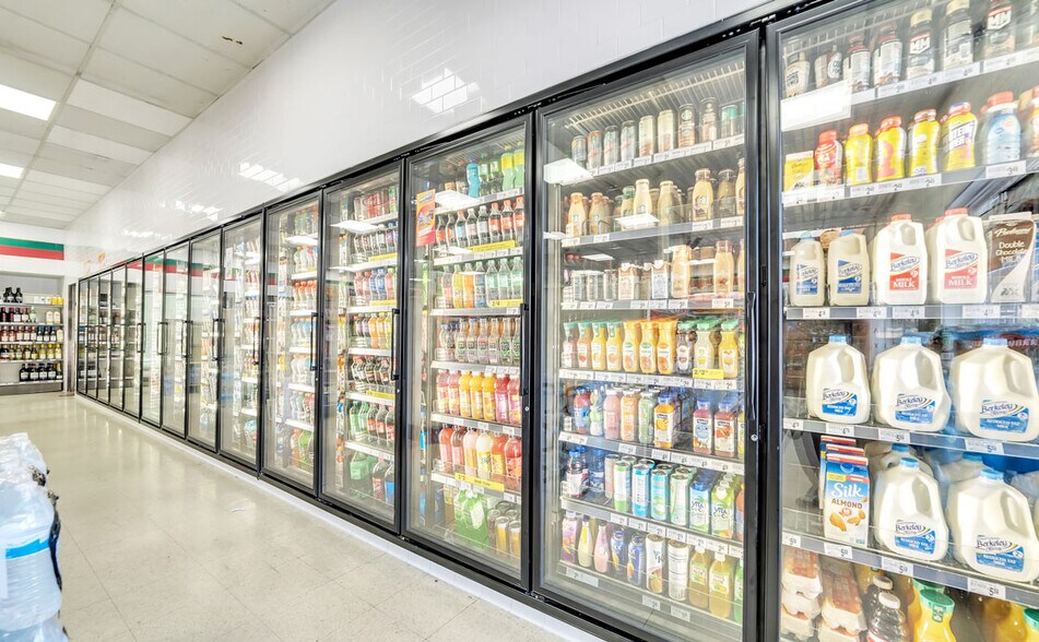 More Photos Of 37981 Niles Blvd, Fremont Storefront For Sale