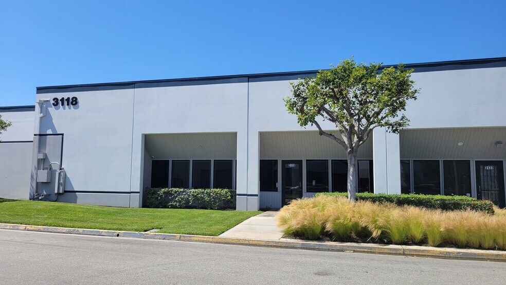 More Photos Of 3118-3122 W Alpine St, Santa Ana Warehouse For Lease