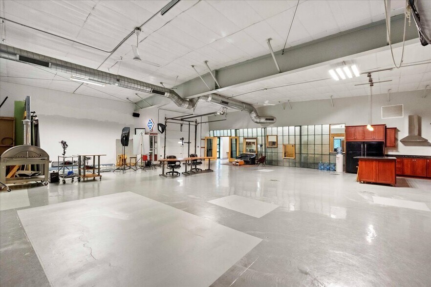 More Photos Of 1225 Greenway Cross, Madison Flex For Sale