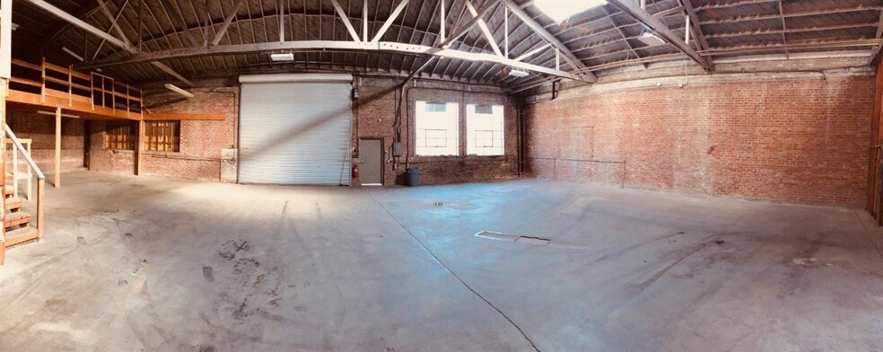 More Photos Of 112 S Main St, Lodi Warehouse For Lease