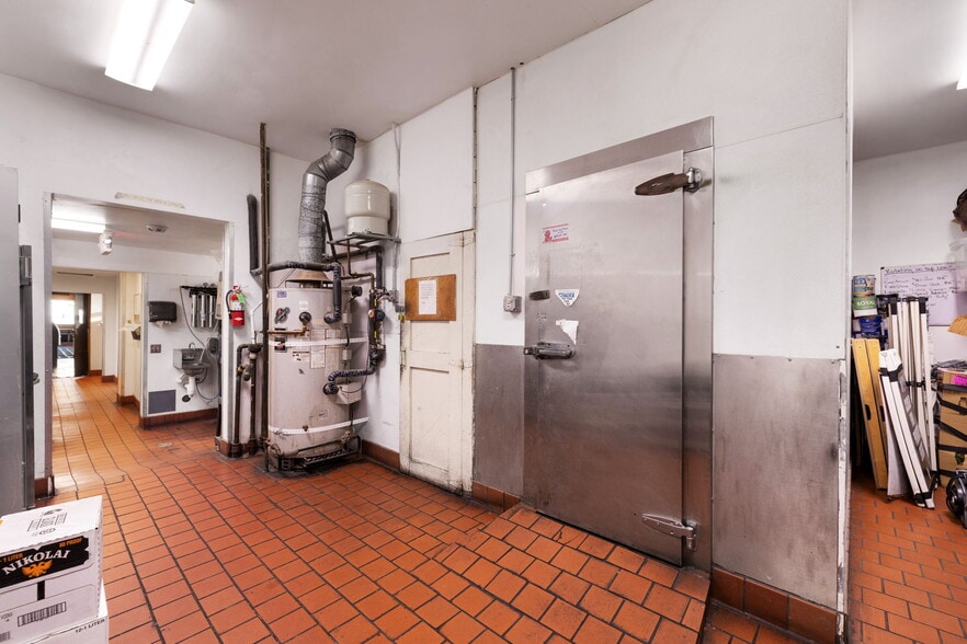 More Photos Of 1624-1630 J St, Sacramento Storefront Retail Residential For Lease