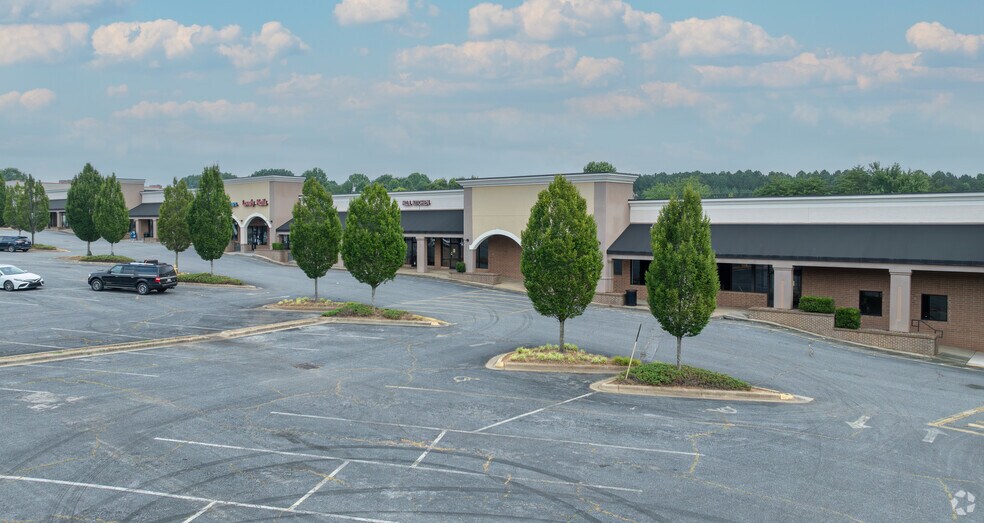 More Photos Of 508 10th St NW, Conover Storefront For Sale