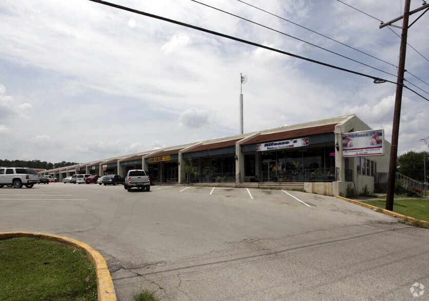 More Photos Of 1206-1214 S Frazier St, Conroe General Retail For Lease