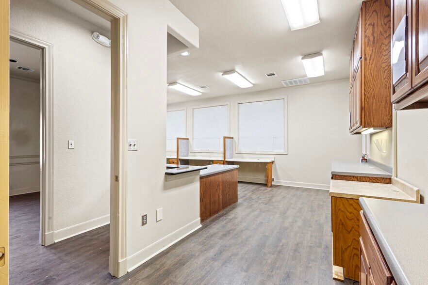 More Photos Of 9480-3 Huebner Rd, San Antonio Medical For Lease