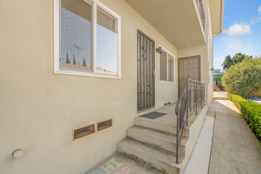 More Photos Of 612 Aerick St, Inglewood Apartments For Sale