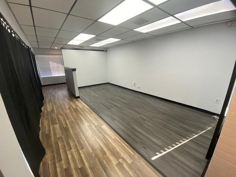 More Photos Of 6890 W Flagler St, Miami Storefront Retail Office For Lease