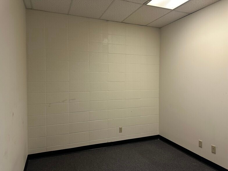More Photos Of 610 National St, Memphis Freestanding For Lease