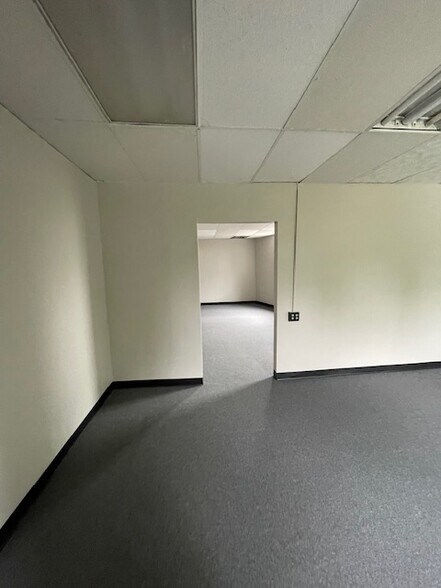More Photos Of 4805 42nd Pl, Hyattsville Office For Lease