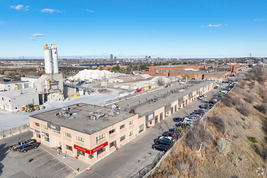 More Photos Of 7605 Woodbine Ave, Markham Service For Lease