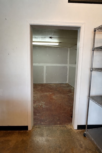 More Photos Of 8182 E Brainerd Rd, Chattanooga General Retail For Lease