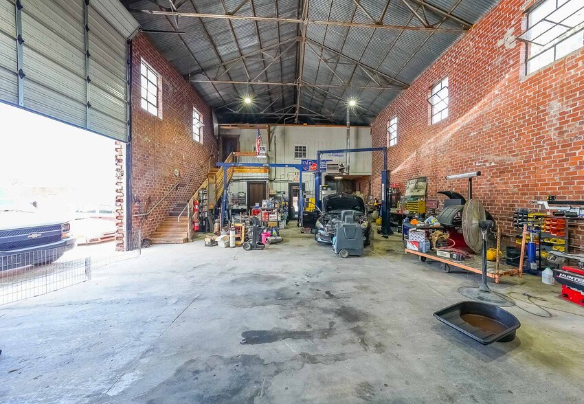 More Photos Of 250 Cleveland St, Locust Grove Industrial For Sale