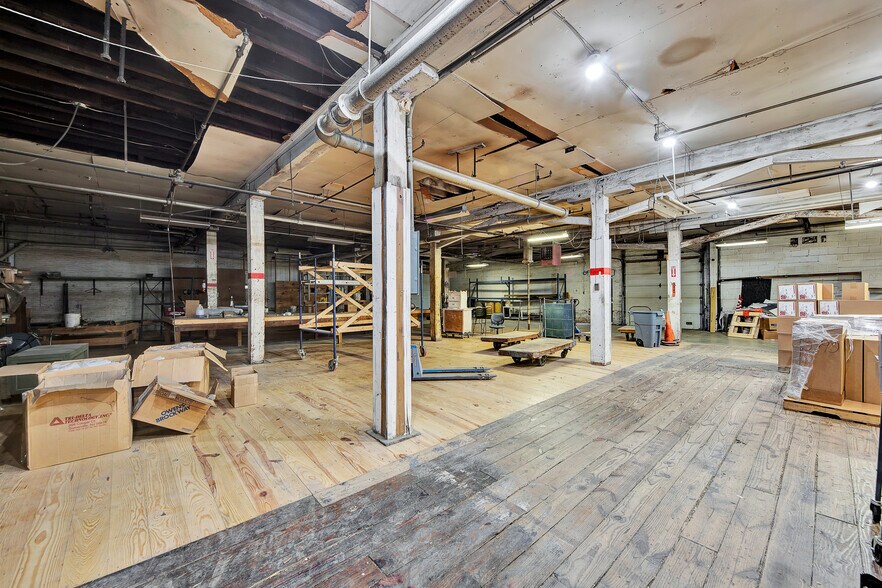 More Photos Of 24 Johnes St, Newburgh Light Manufacturing For Lease