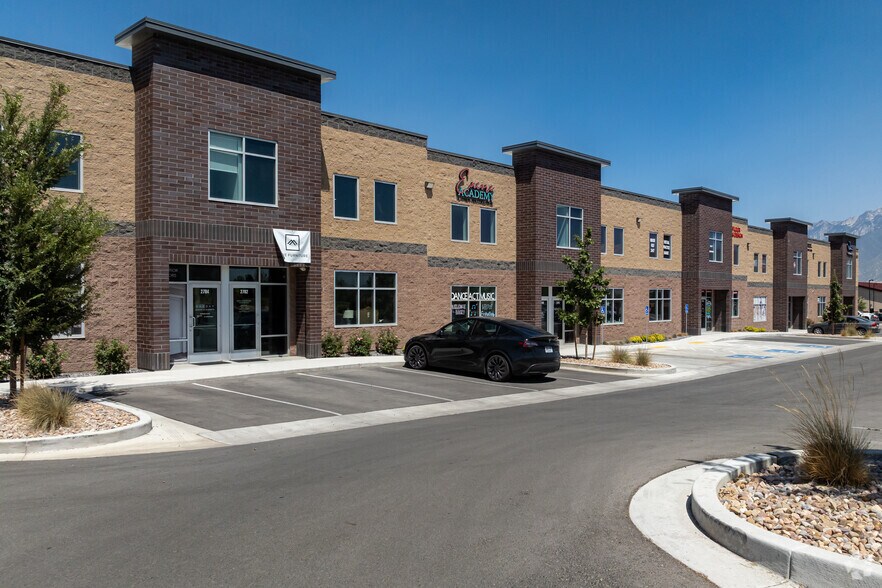 More Photos Of 2764-2808 W 14000 S, Bluffdale Showroom For Lease