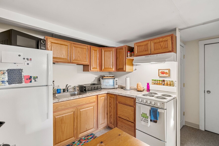 More Photos Of 7-17 School St, Merrimac Apartments For Sale