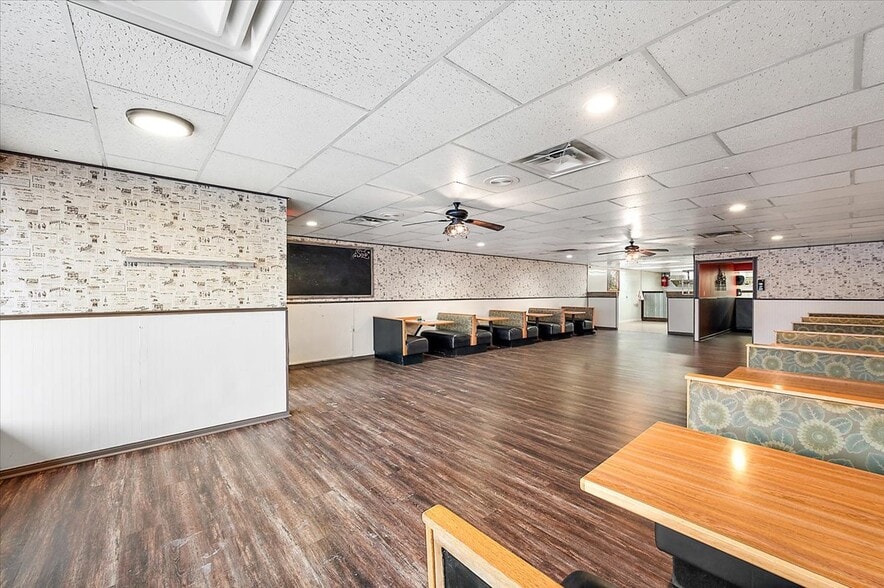 More Photos Of 4084 Huron St, North Branch Restaurant For Sale