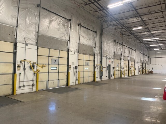 More Photos Of 2214 Braker Ln, Austin Distribution For Lease