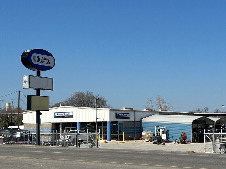 More Photos Of 1910 W Pecan St, Pflugerville Service For Sale