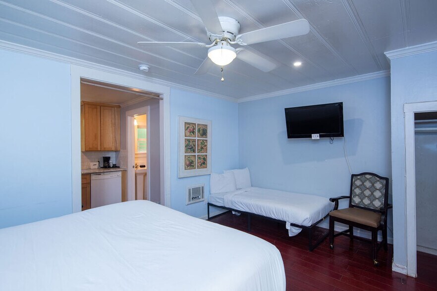 More Photos Of 18239 Main St, Jamestown Hotel For Sale