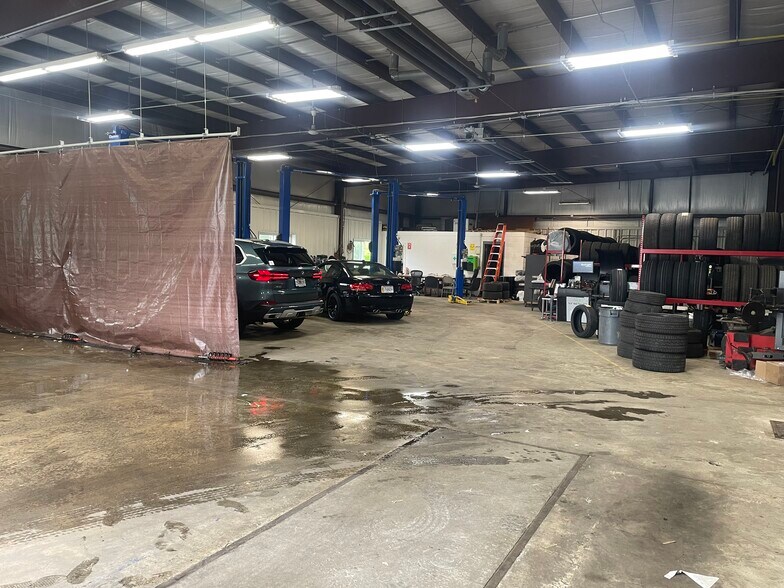 More Photos Of 600 Merrill Rd, Pittsfield Auto Dealership For Sale