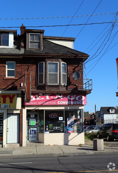 More Photos Of 595-597 Barton St E, Hamilton Storefront Retail Residential For Lease