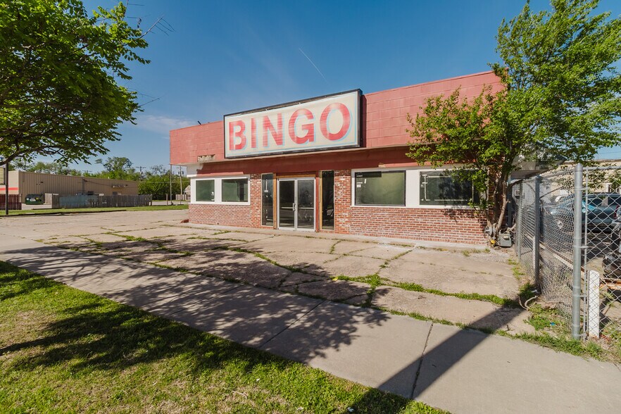 More Photos Of 1015 S Meridian Ave, Wichita Auto Repair For Sale