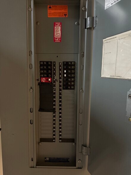 More Photos Of 3910 W Camp Wisdom Rd, Dallas Storefront For Sale