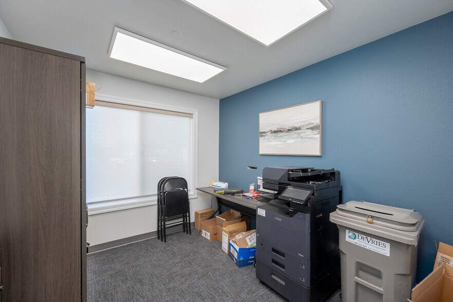 More Photos Of 830 Sharon Ave E, Moses Lake Office For Sale