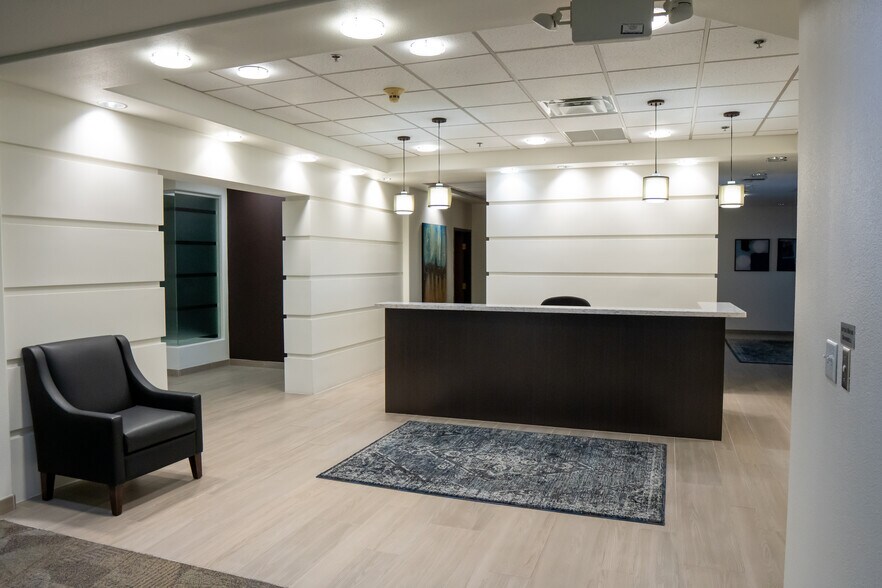 More Photos Of 7098 E Cochise Rd, Scottsdale Office For Lease
