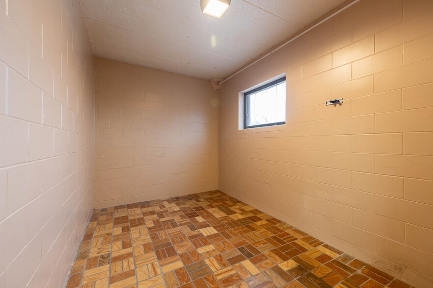 More Photos Of 6902 Chicago Rd, Warren Schools For Sale