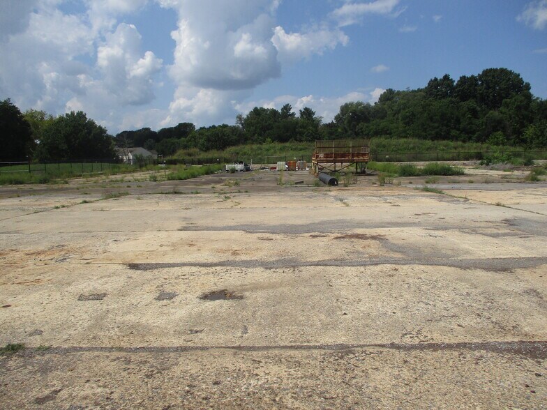 More Photos Of 580 Pangborn Blvd, Hagerstown Manufacturing For Lease