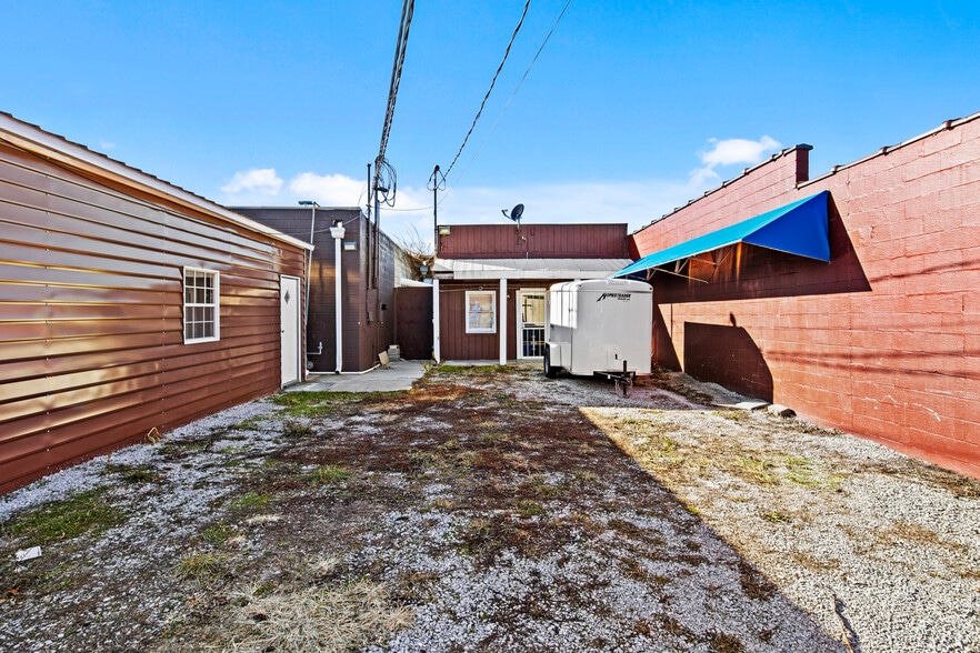 More Photos Of 1415-1419 Leestown Rd, Lexington General Retail For Sale