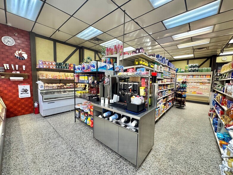 More Photos Of 560 Franklin Ave, Franklin Square Freestanding For Sale