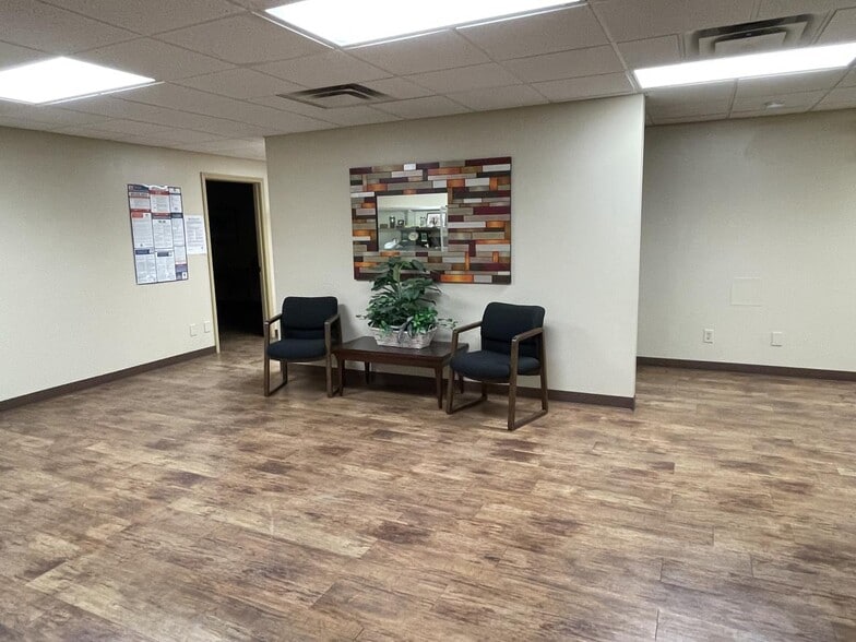 More Photos Of 6671 Shepherdsville Rd, Elizabethtown Warehouse For Lease