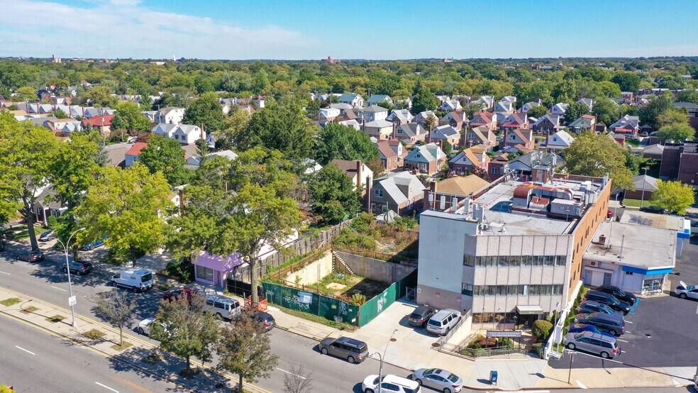 More Photos Of 5847 Francis Lewis Blvd, Oakland Gardens Medical For Lease