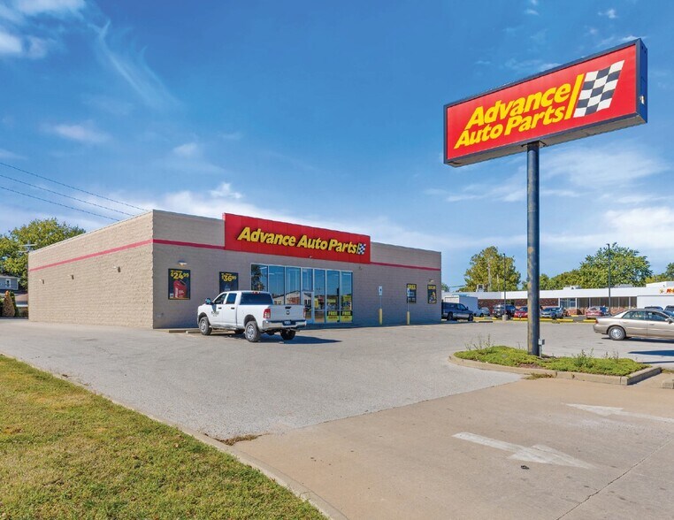 Primary Photo Of 934 E Edwardsville Rd, Wood River Auto Repair For Sale