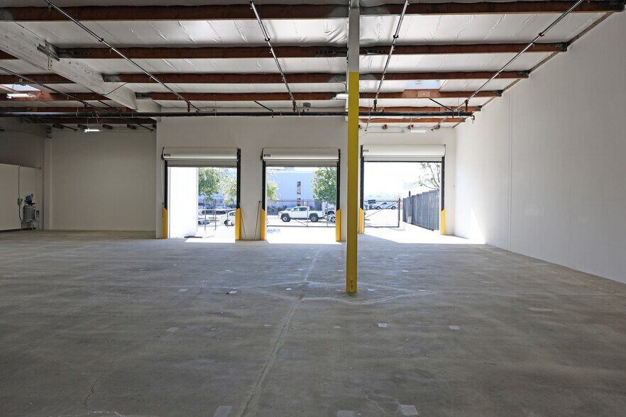 More Photos Of 7101 Case Ave, North Hollywood Warehouse For Lease