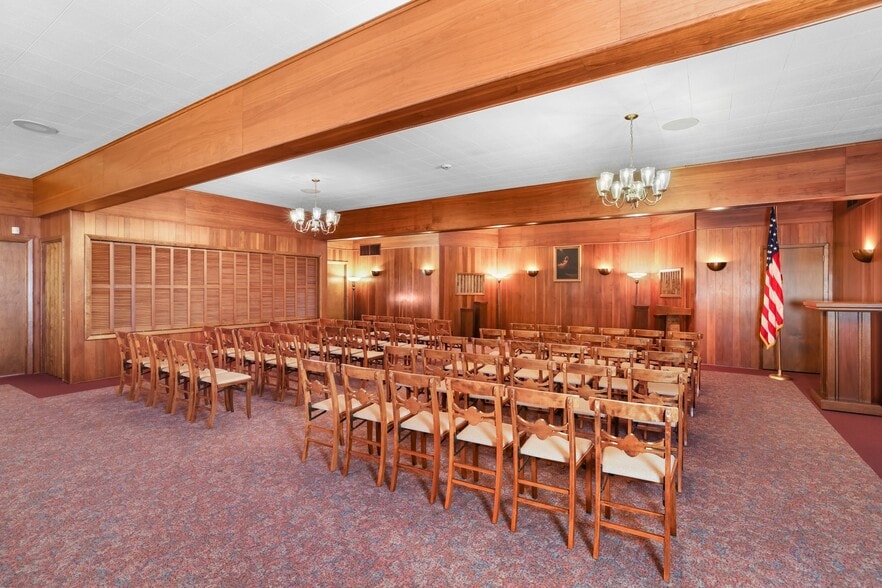 More Photos Of 520 2nd St, Excelsior Funeral Home For Sale