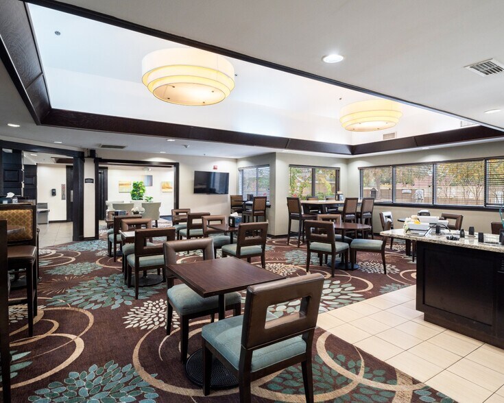 More Photos Of 2515 19th St, Lubbock Hotel For Sale