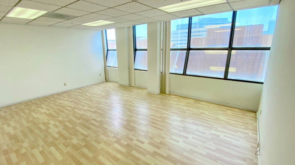 More Photos Of 433 N Camden Dr, Beverly Hills Coworking Space