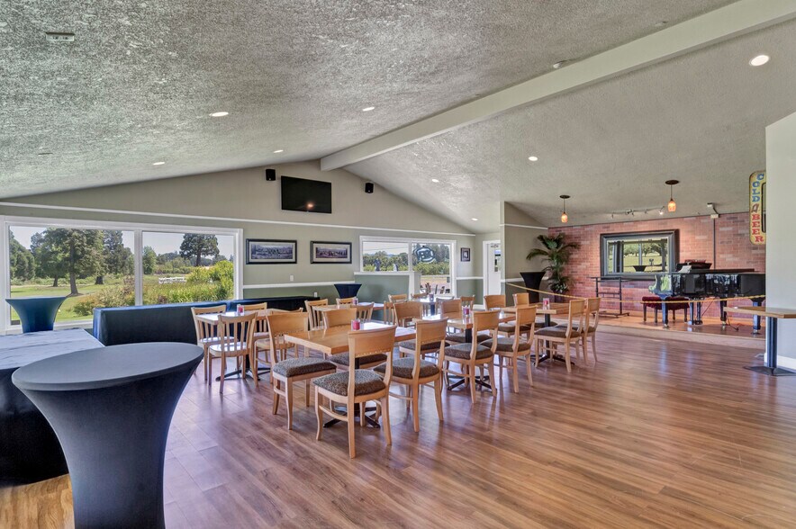 More Photos Of 6335 Highway 22, Independence Sports And Entertainment For Sale