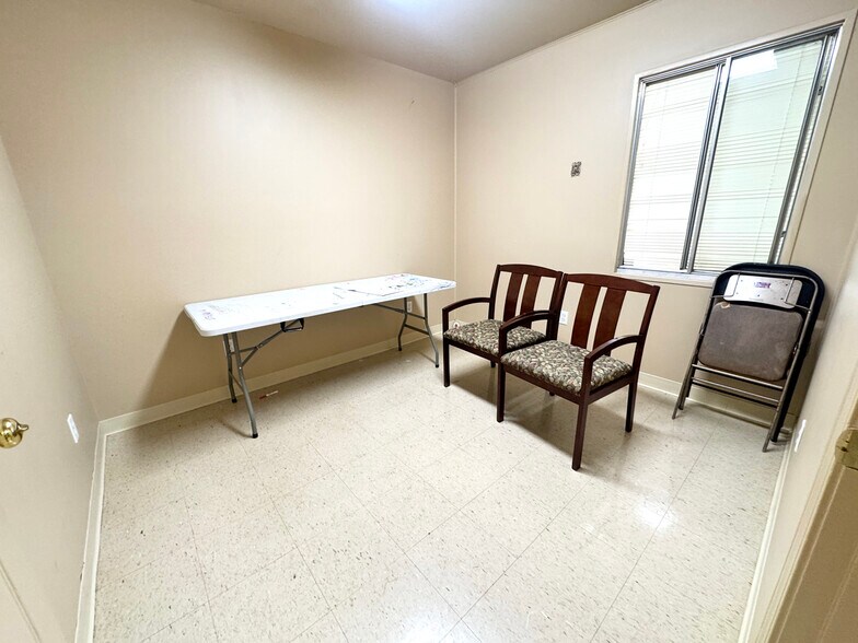 More Photos Of 109 Moran St, Glasgow Office For Sale