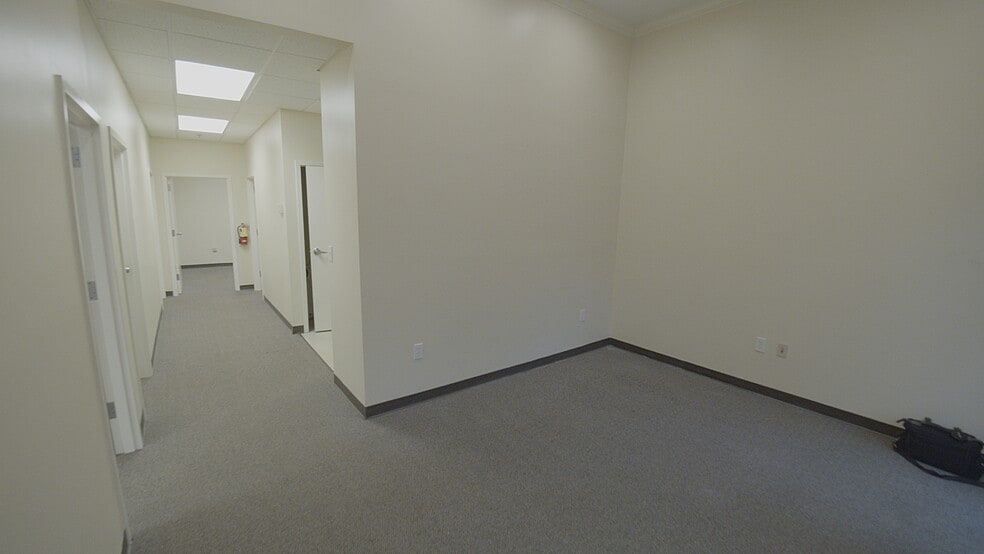 More Photos Of 203 Oakside Ln, Canton Medical For Sale