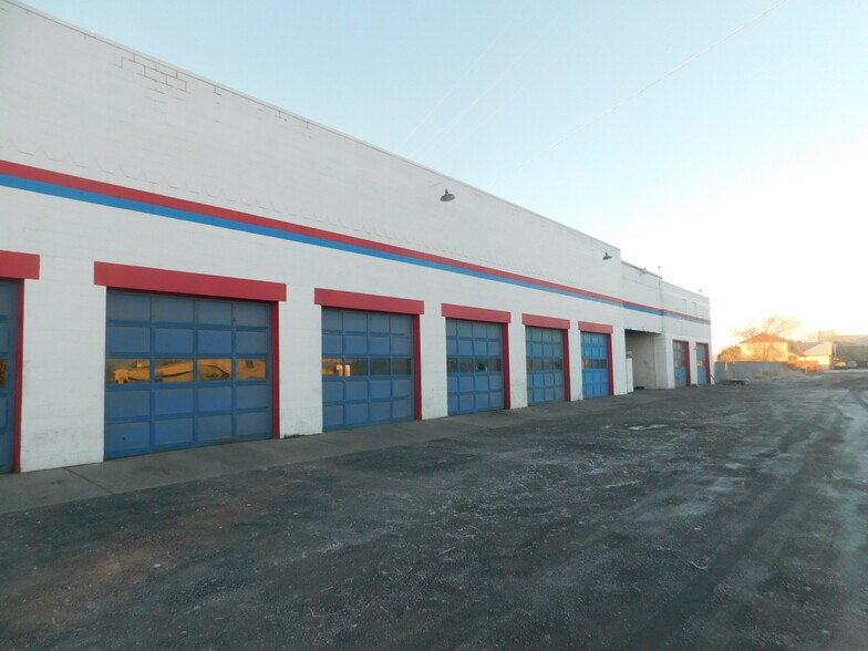 More Photos Of 1706 W Broadway Ave, Moses Lake Auto Repair For Sale